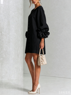 Robe Amara Mini Élégante à Boutons Floraux