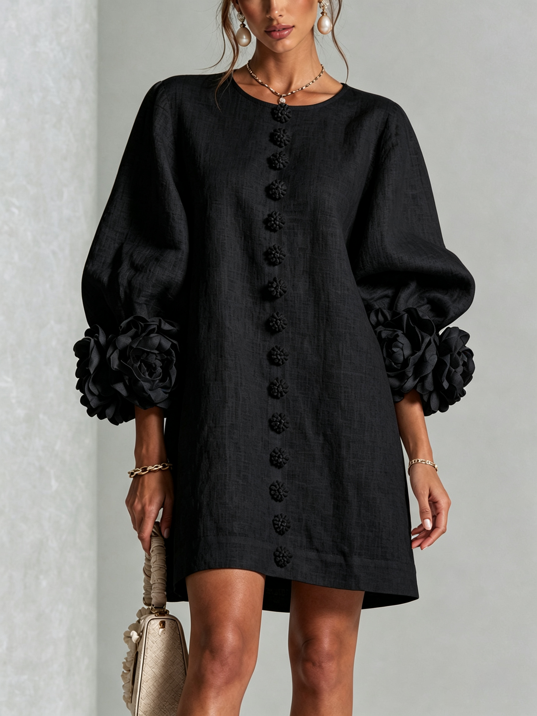 Robe Amara Mini Élégante à Boutons Floraux