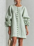 Robe Amara Mini Élégante à Boutons Floraux