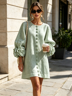 Robe Amara Mini Élégante à Boutons Floraux