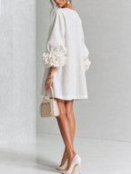 Robe Amara Mini Élégante à Boutons Floraux